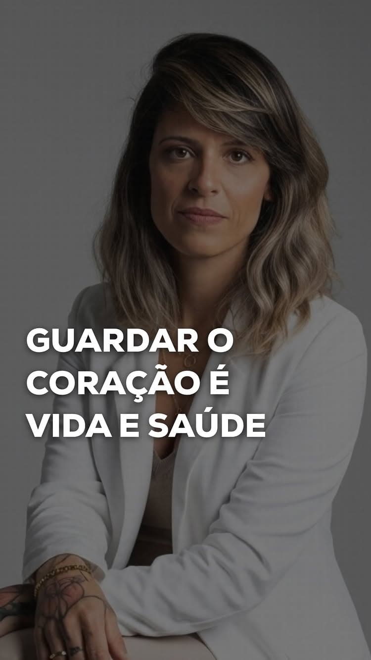 “Meu filho, atenta para as minhas palavras; inclina o ouvido às minhas instruções. Não as percas de vista; guarda-as dentro do coração. Porque são vida para os que as encontram e saúde para o corpo inteiro. Acima de tudo que se deve guardar, guarda o teu coração, porque dele procedem as fontes da vida.”
Provérbios 4:20-23 