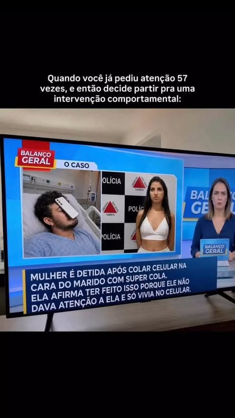 Brincadeiras à parte, pedir atenção, presença e conexão dentro de um relacionamento é legítimo.
Só que talvez existam formas mais… funcionais de comunicar isso. 🫠
E antes que alguém pergunte: não, colar o celular na cara do parceiro não faz parte da TCC. 😂
Relacionamentos saudáveis envolvem comunicação, negociação e atenção às necessidades do outro. E na terapia podemos aprender maneiras melhores de lidar com os problemas 😁😉
